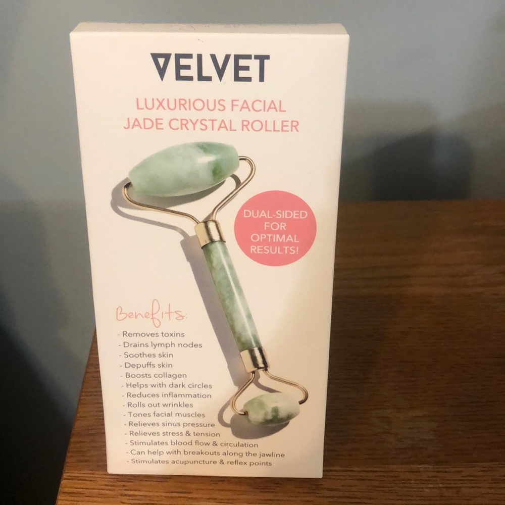 Velvet Cosmetics Facial Jade Crystal Roller